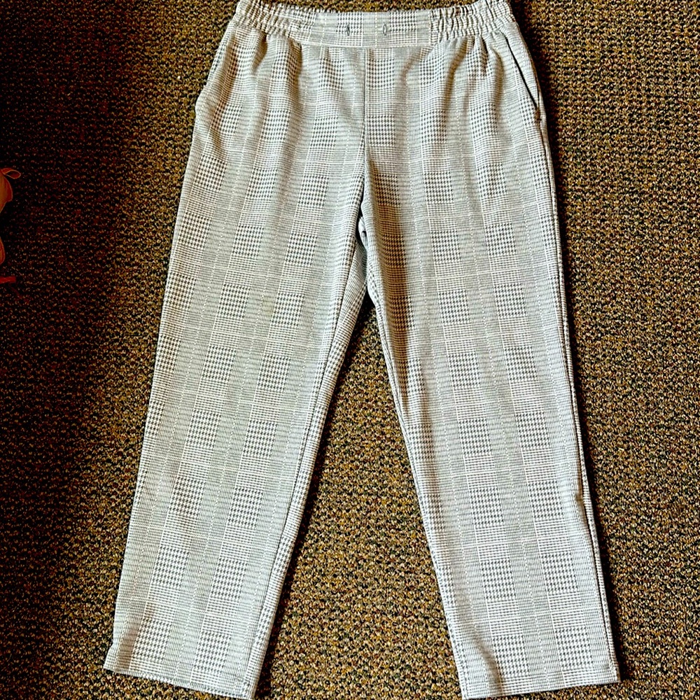 Ankle pants